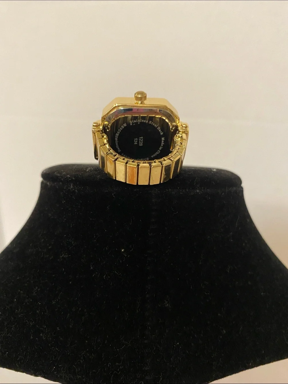 Gold Tone Women's Ring Watch - Sleek Square Dial. New, never use. clock it work.